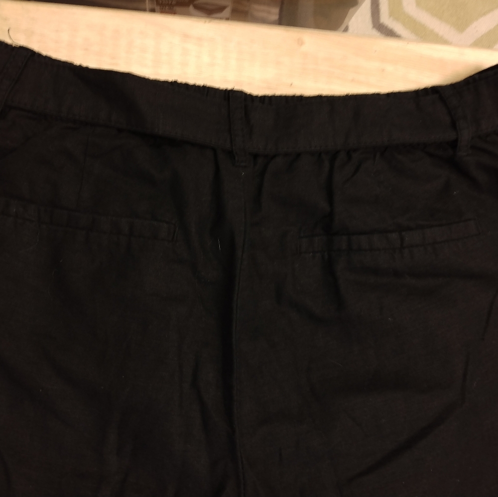 Gap cuffed black pants w/ tie belt. Size S Reg. EUC - Picture 4 of 11